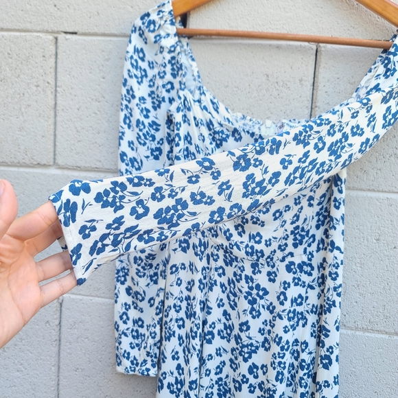 Reformation | Sigmund Floral Square Neck Long Sleeve Midi Dress in Milanesa - Picture 7 of 10